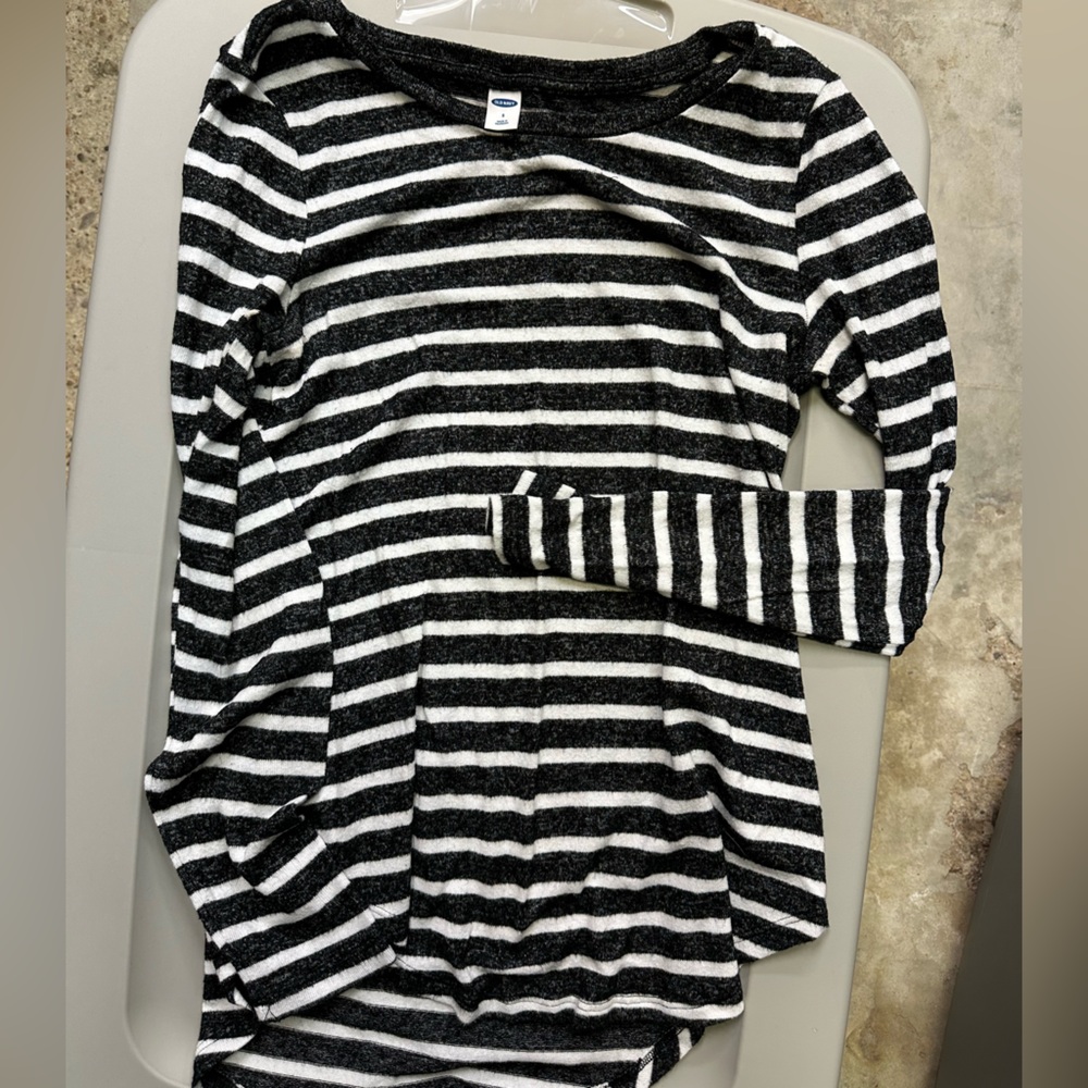Ladies long sleeve old navy top. Size small.